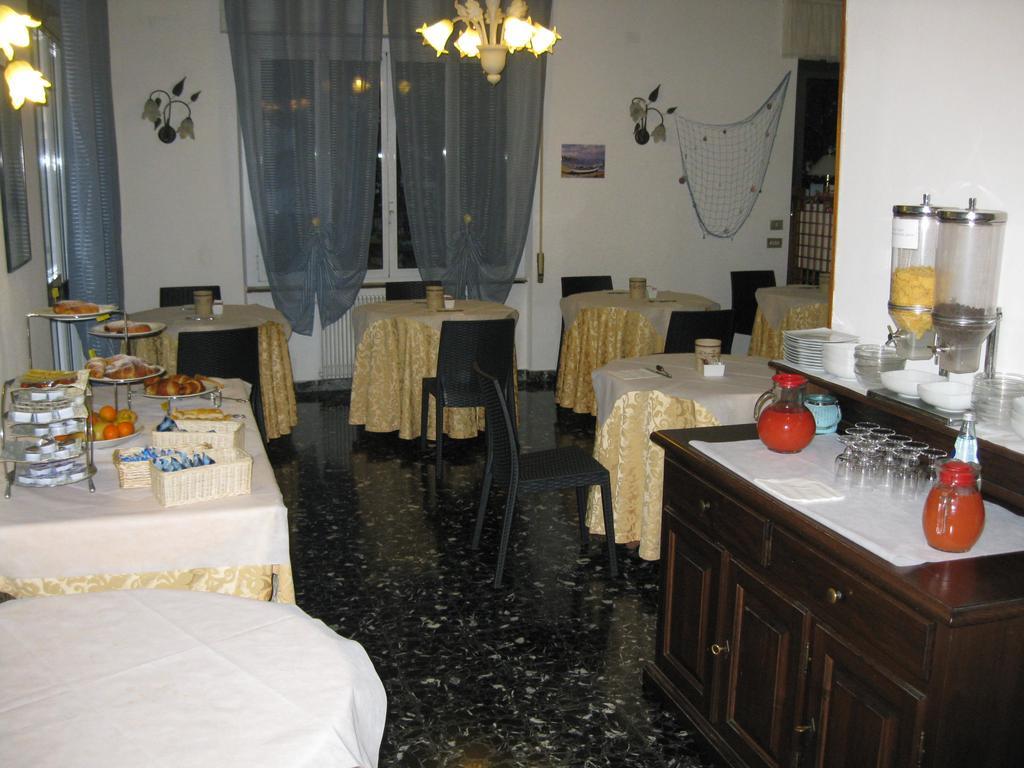 Hotel Acqua Marina Albissola Marina Zewnętrze zdjęcie