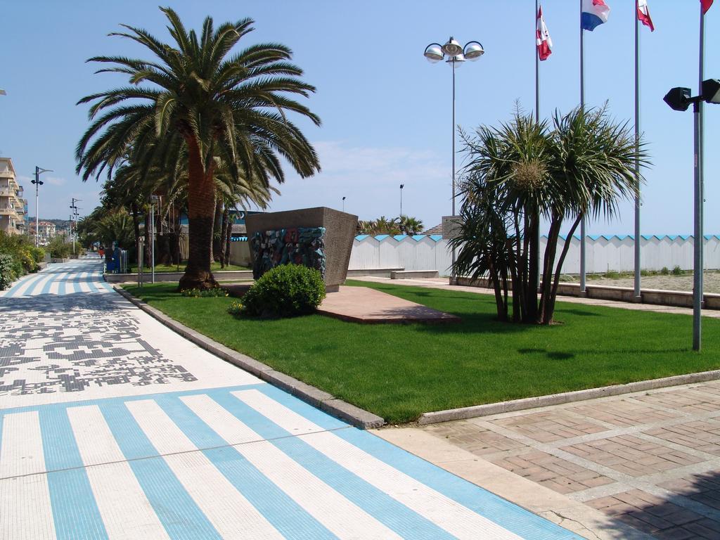 Hotel Acqua Marina Albissola Marina Zewnętrze zdjęcie