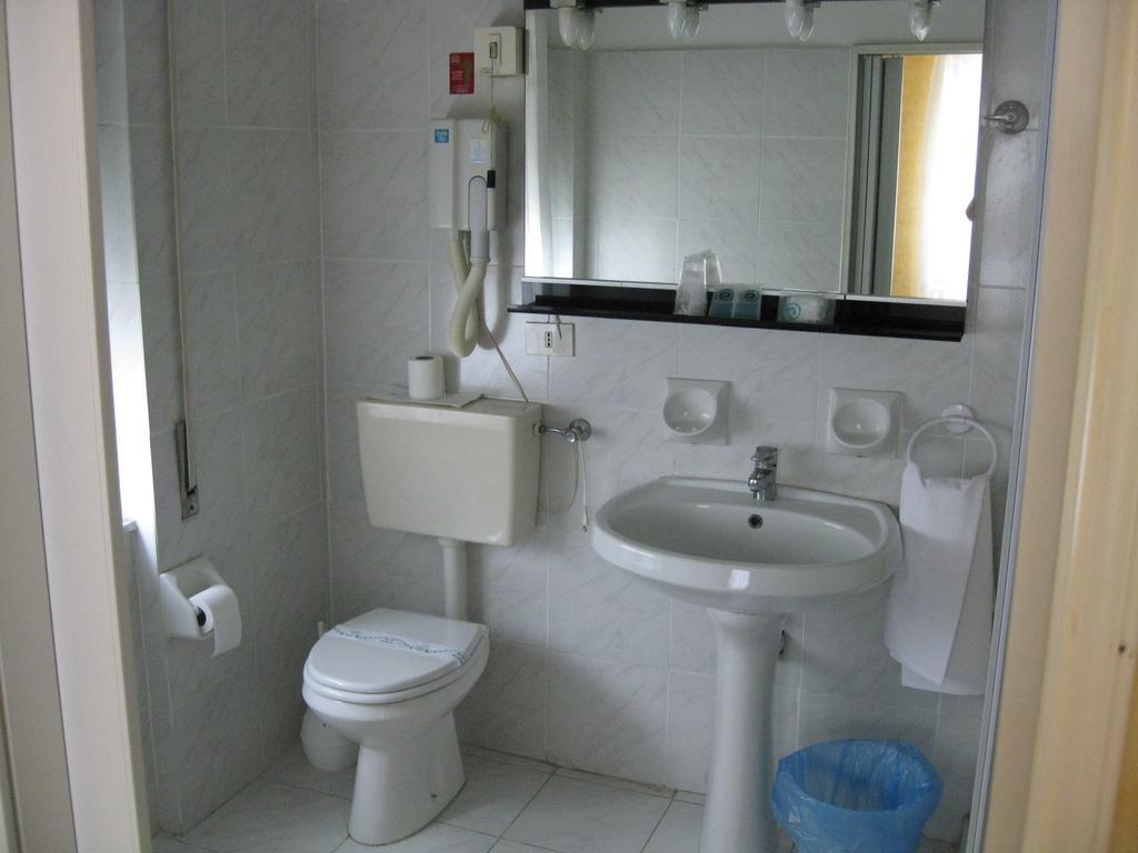 Hotel Acqua Marina Albissola Marina Zewnętrze zdjęcie