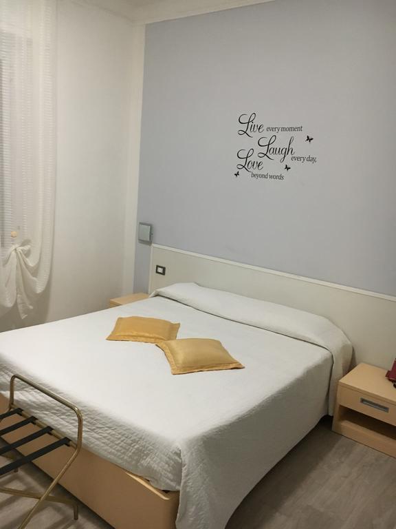 Hotel Acqua Marina Albissola Marina Zewnętrze zdjęcie