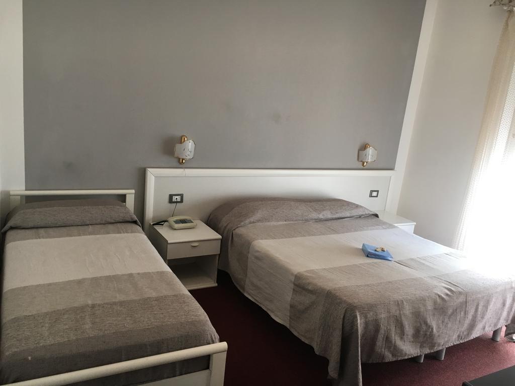 Hotel Acqua Marina Albissola Marina Zewnętrze zdjęcie