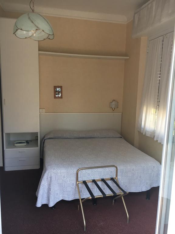 Hotel Acqua Marina Albissola Marina Zewnętrze zdjęcie