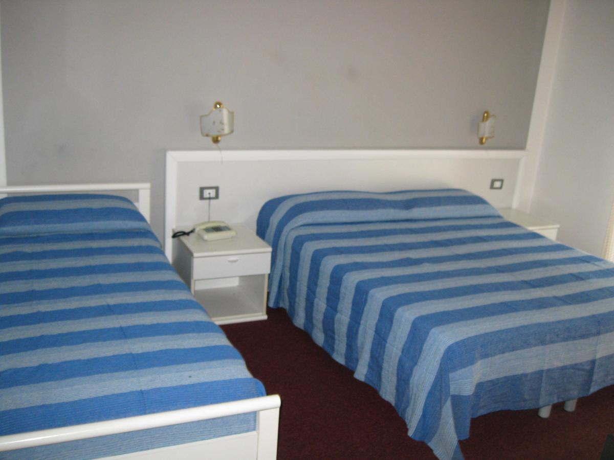 Hotel Acqua Marina Albissola Marina Zewnętrze zdjęcie